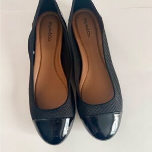 Style & Co. Black Textured Cap-Toe Ballet Flats
